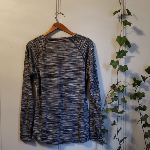 Long sleeved active wear - Picture 5 of 5